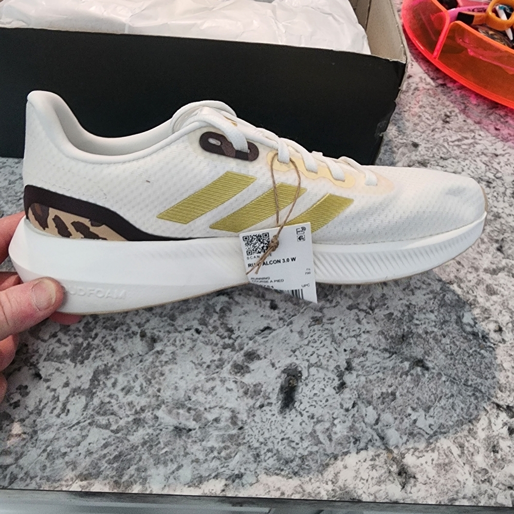 New In Box Adidas Runfalcon 3.0 Women's White and Yellow Sneakers W 9